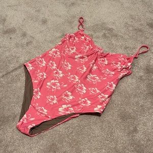 Acacia Marlow in Neon Orchid L